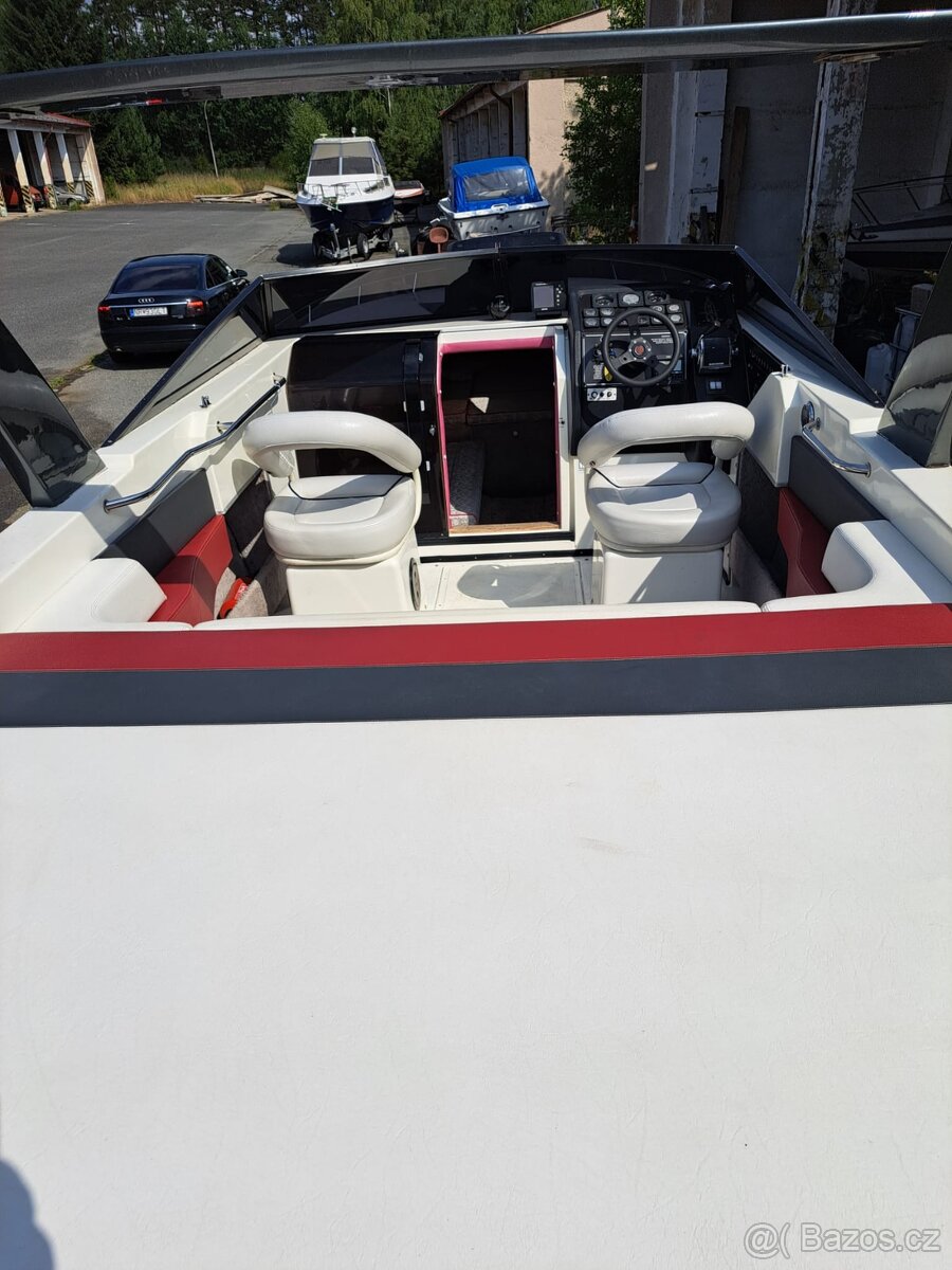 Motorová kajutová loď Baja Force 275 - 3
