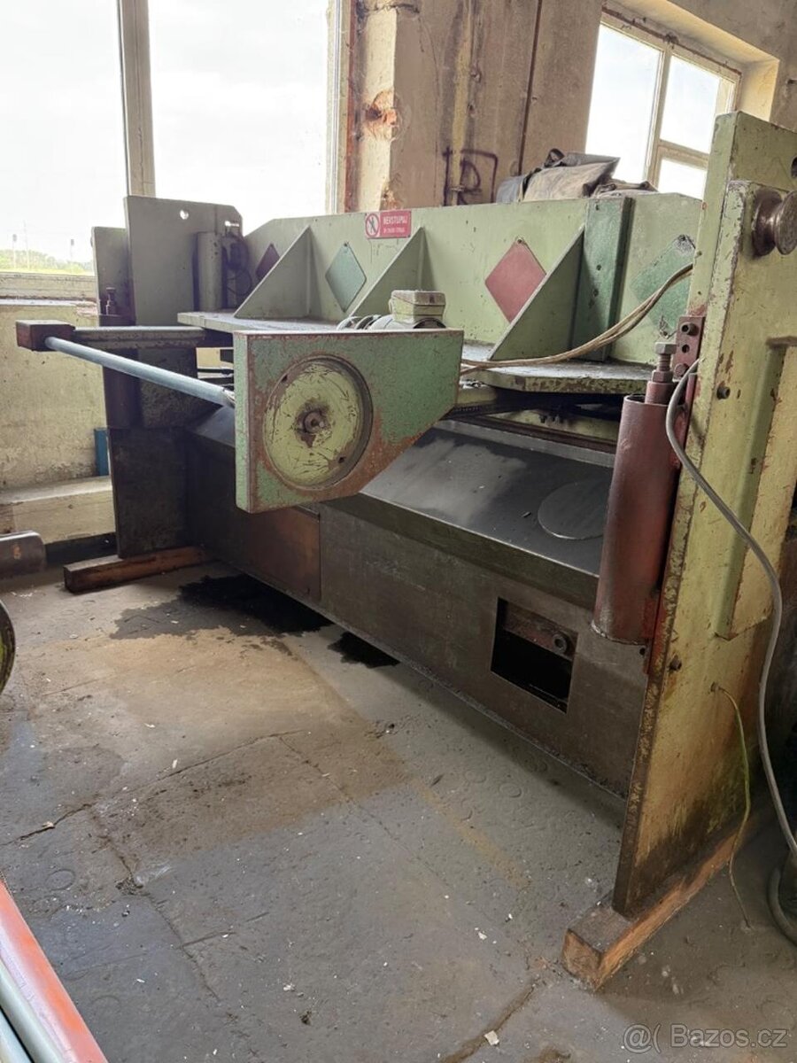 Tabulové nůžky PIESOK NTE 2000/4 - 3