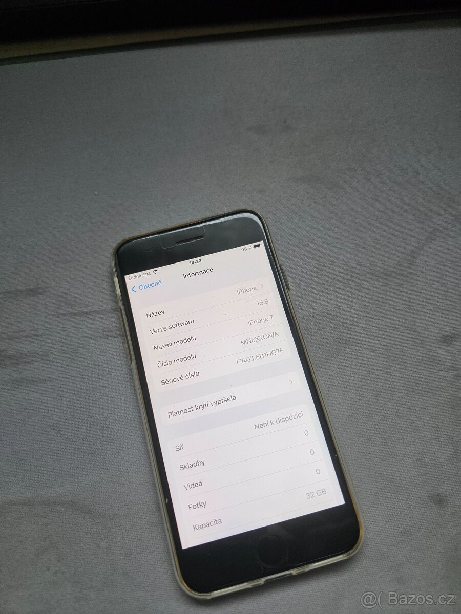 Iphone 7, 32GB + průhledný kryt - 3