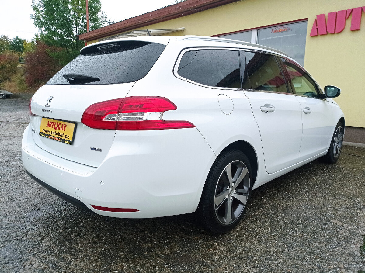 Peugeot 308 1.2i 96kW Navi/Panorama/1Maj - 3