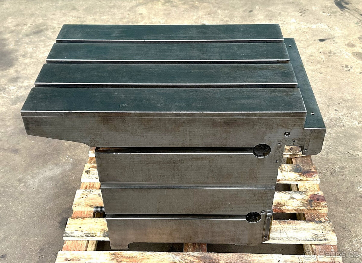 Kostka upínací s T-drážkami - 3