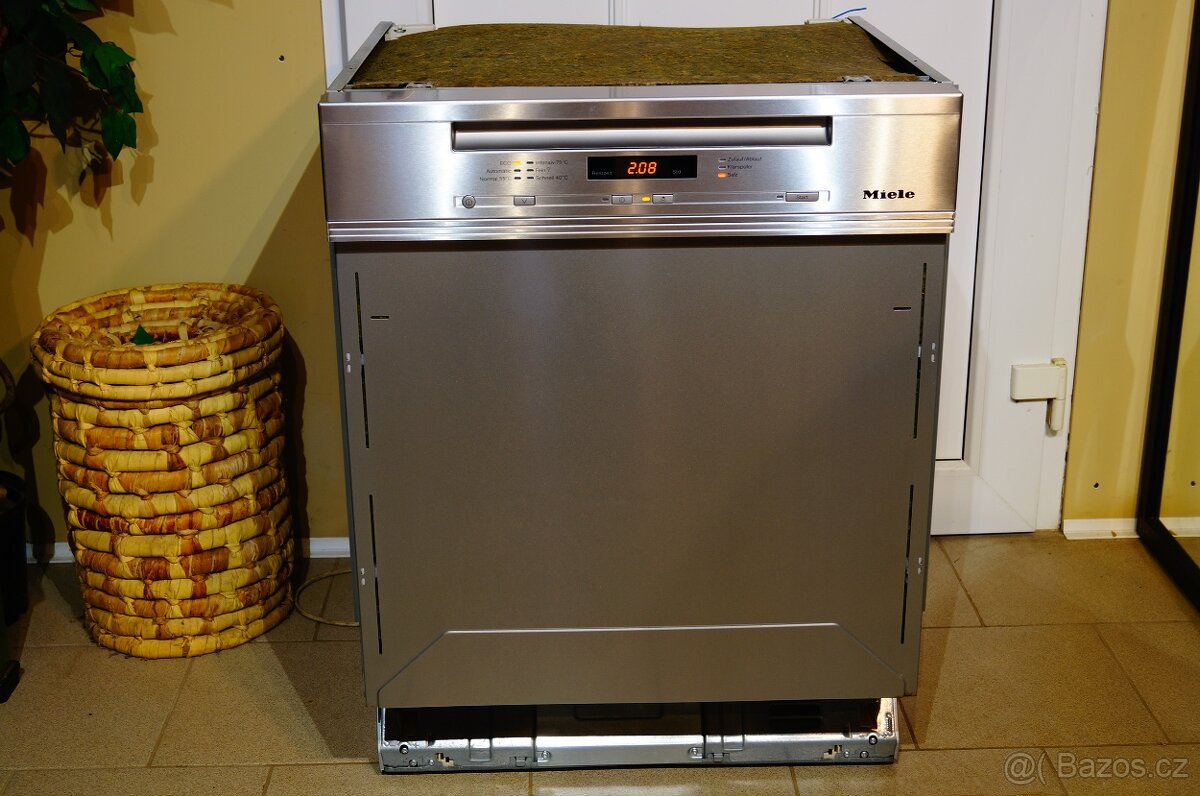 Miele myčka nerezová vestavná G 6100 , tři koše - 3