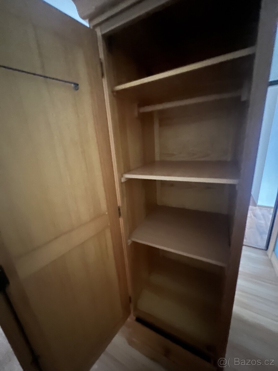 masivní skříně - 3