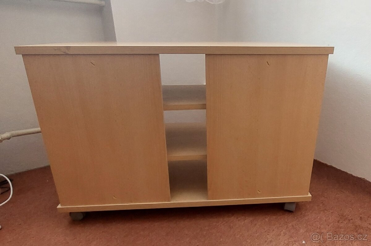 Televizní stolek - 3