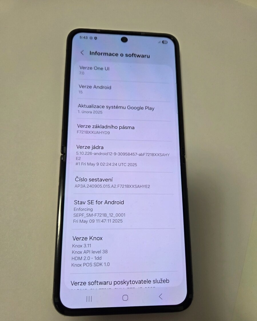 Prodám Samsung Galaxy flip 4 - 3