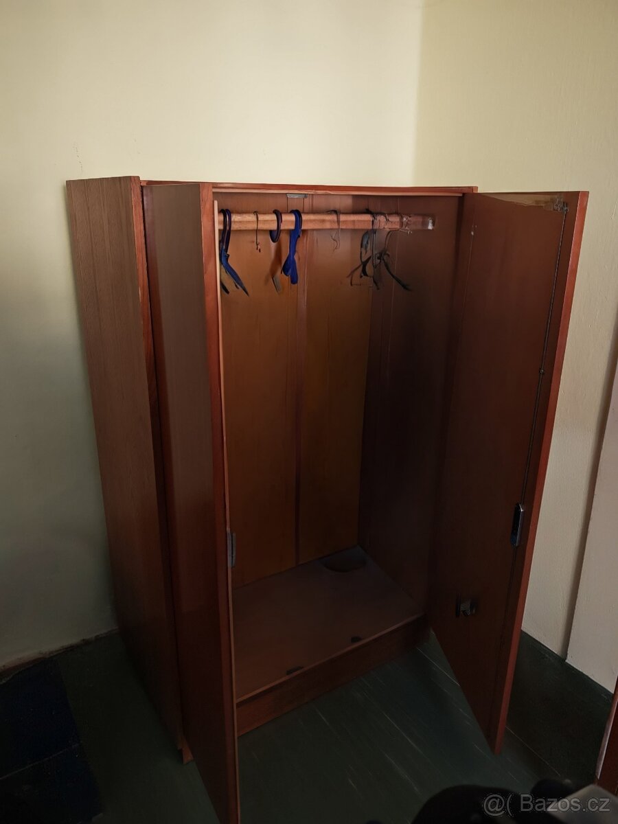Šatní skříň - 3