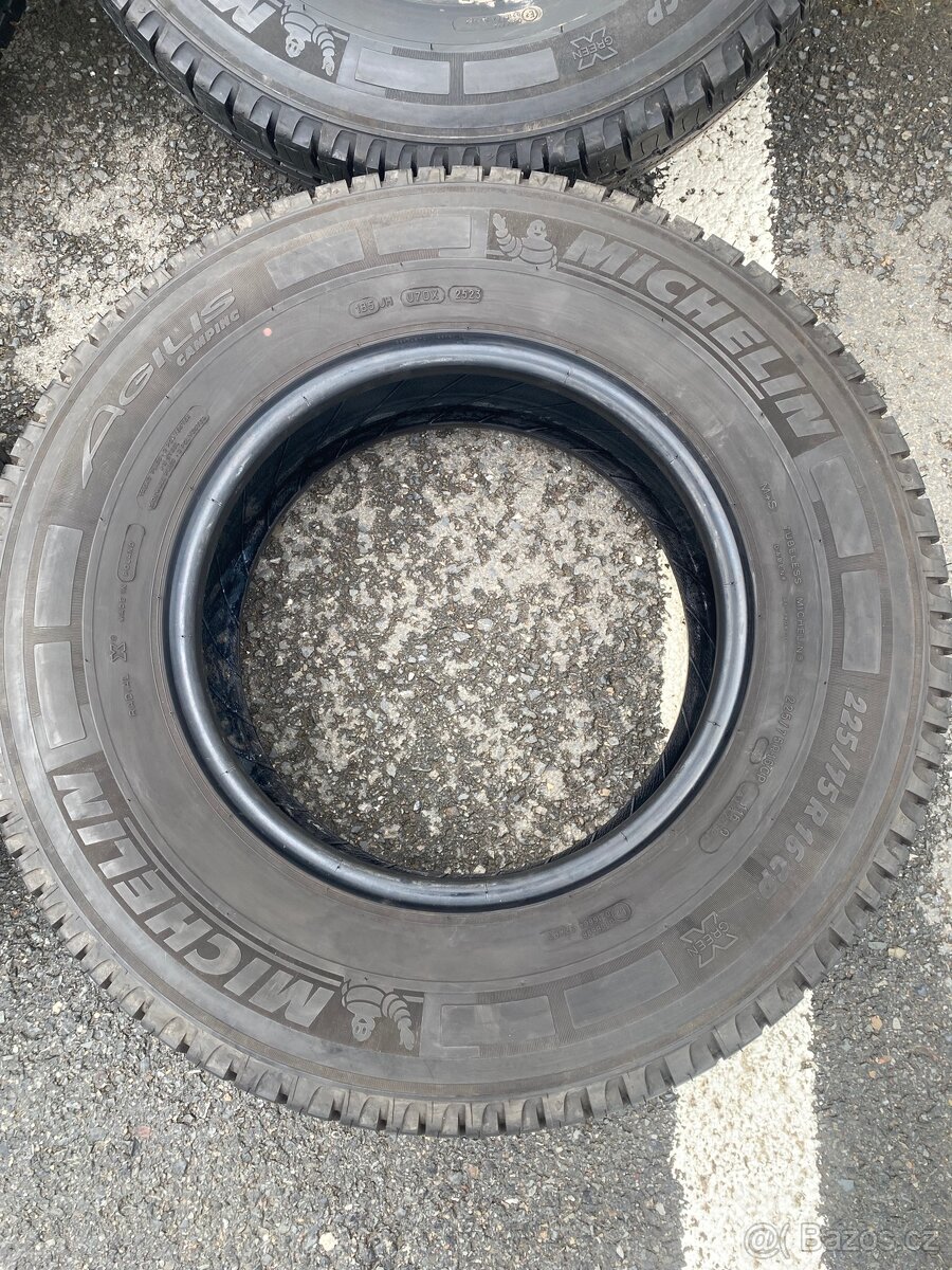 Celoroční pneumatiky Michelin 225/75/16c - 3