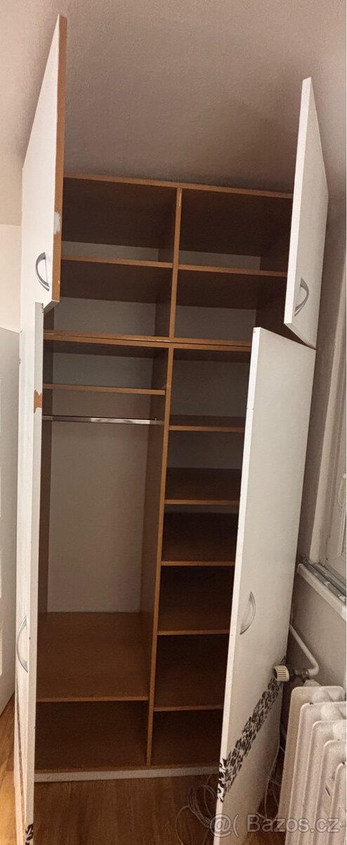 Šatní skříň - 3