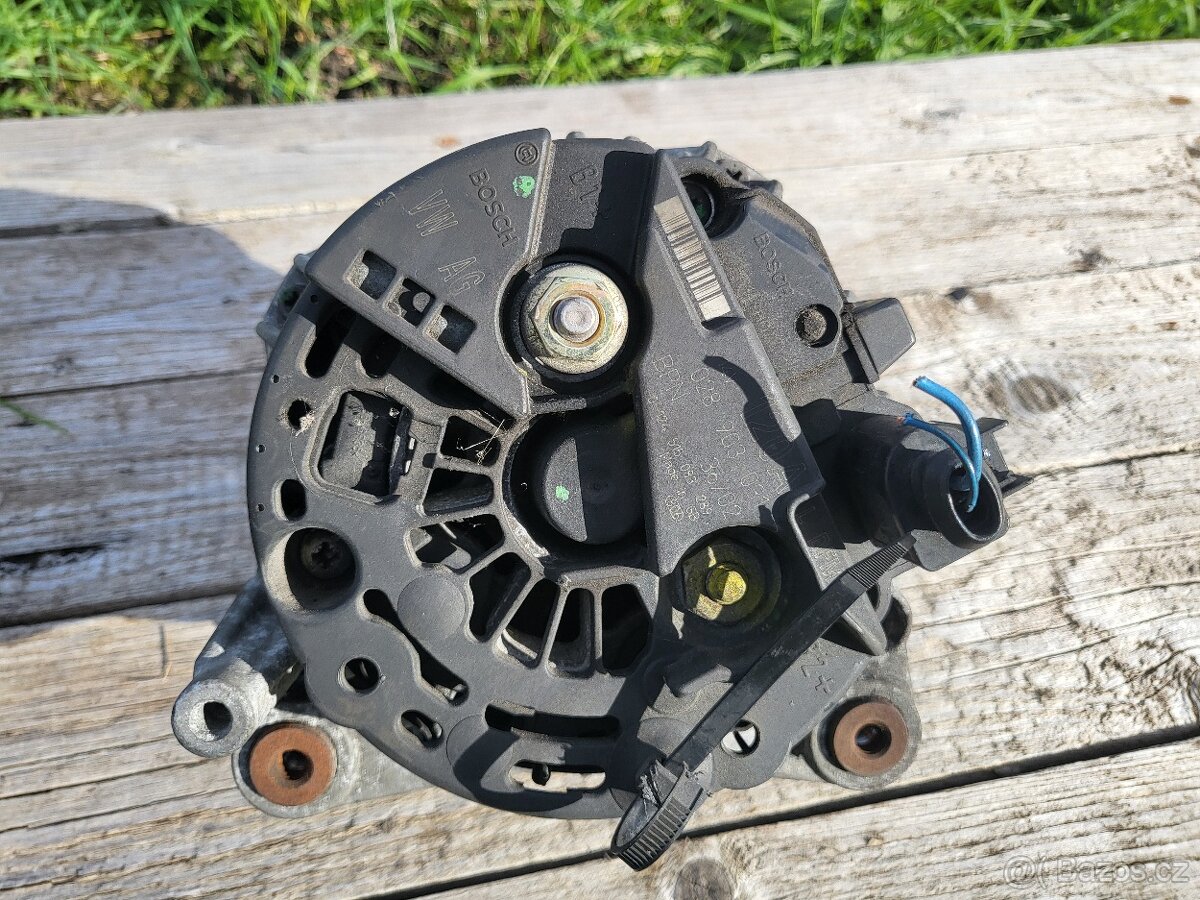 Alternátor Volkswagen Passat B 5,5 ( 3BG ) - 3