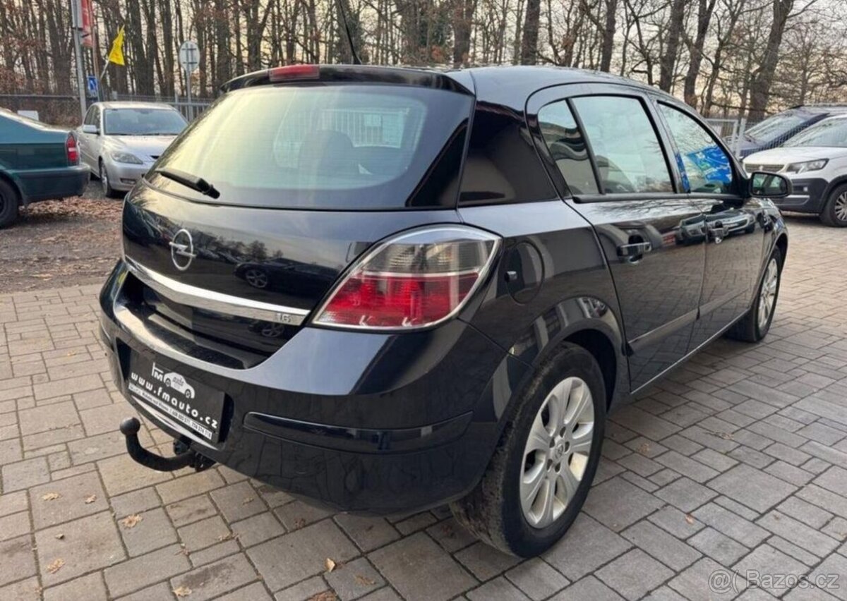 Opel Astra 1.6 16V benzín manuál 85 kw - 3