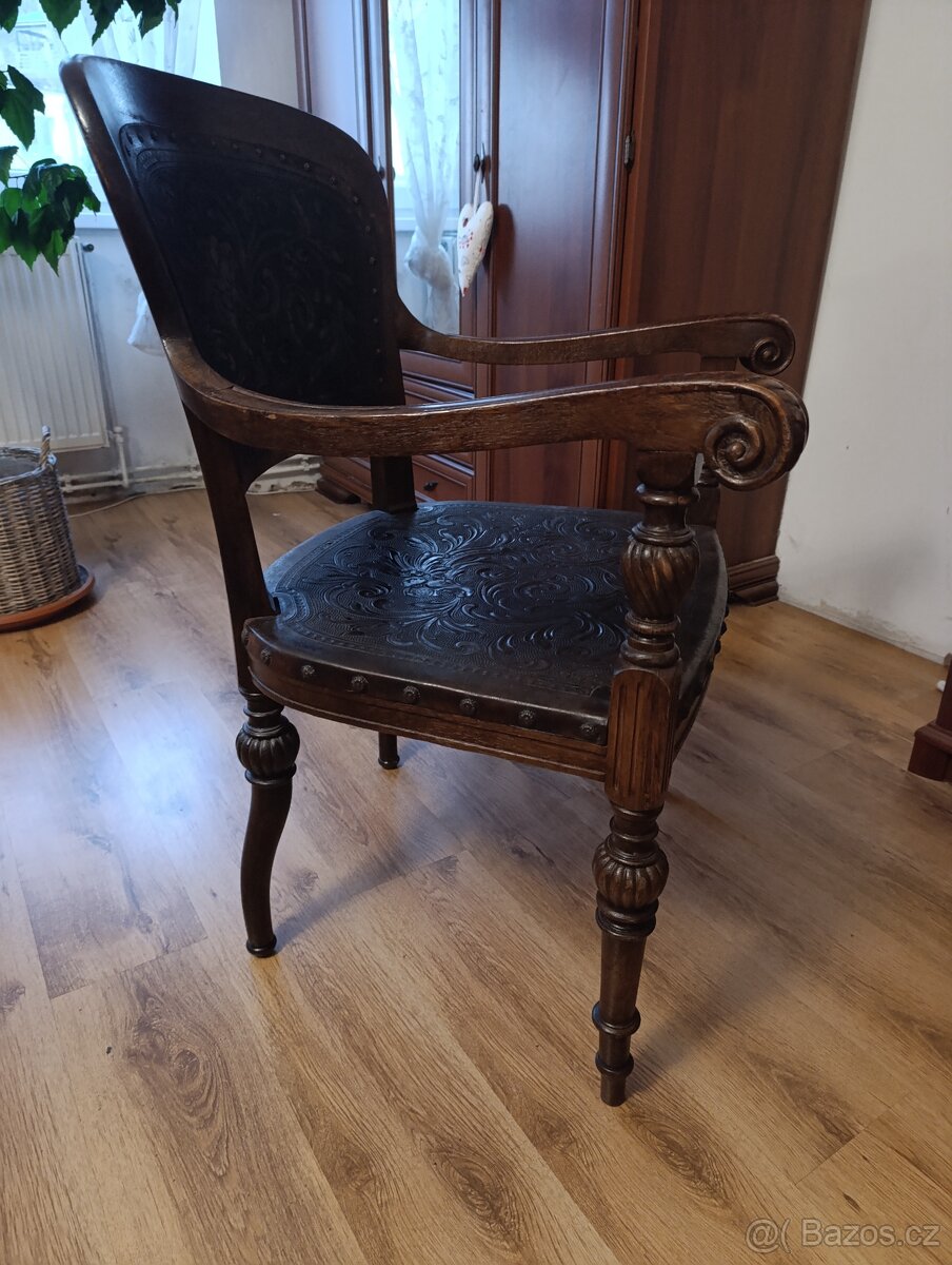 Starožitné křeslo - 3