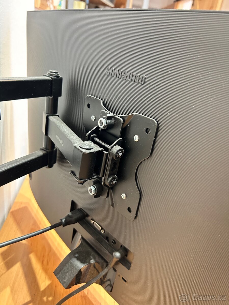 LCD 27” display Samsung - 3