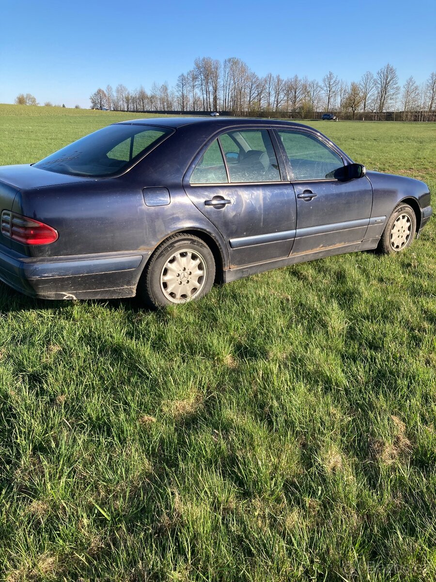 Prodám Mercedes E200cdi - 3