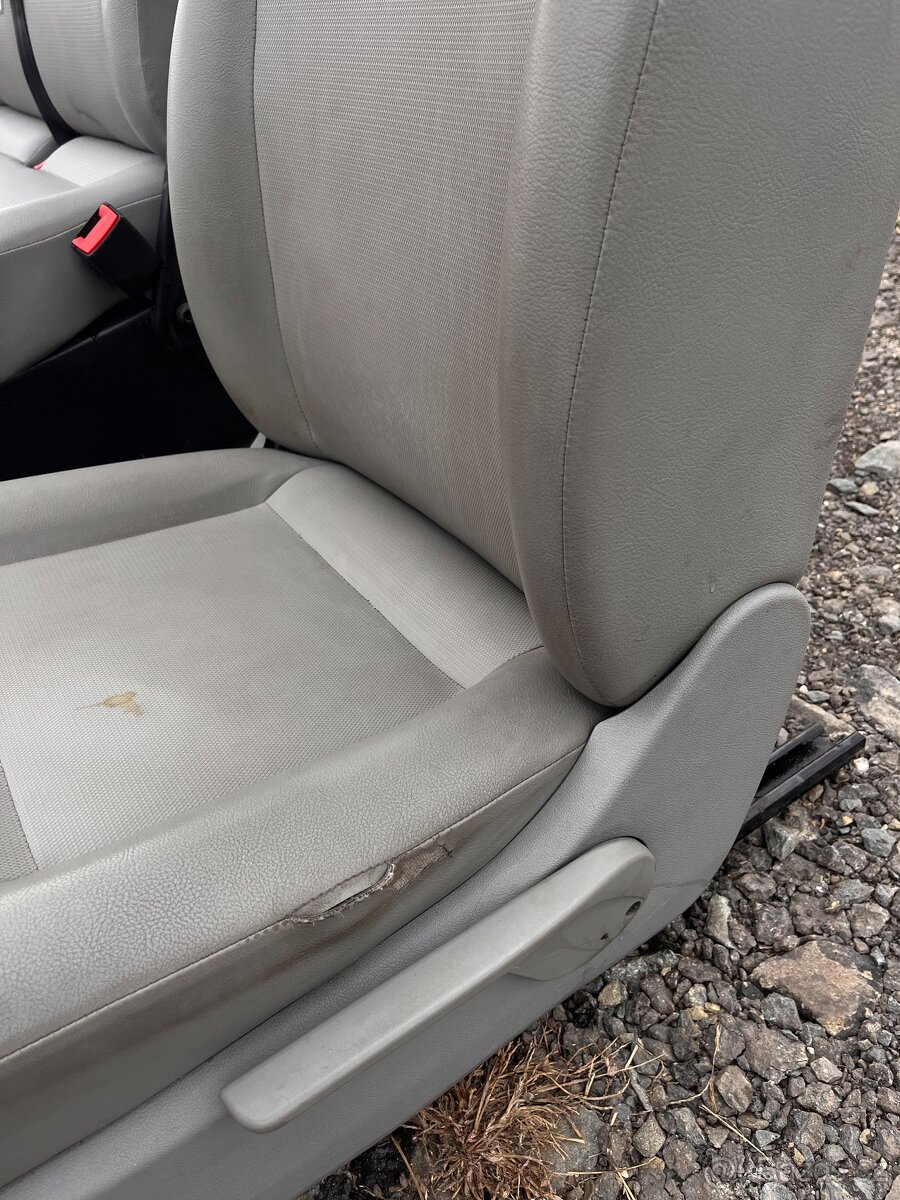 Přední sedačky 1+2 VW Caravelle T5 2013 - 3