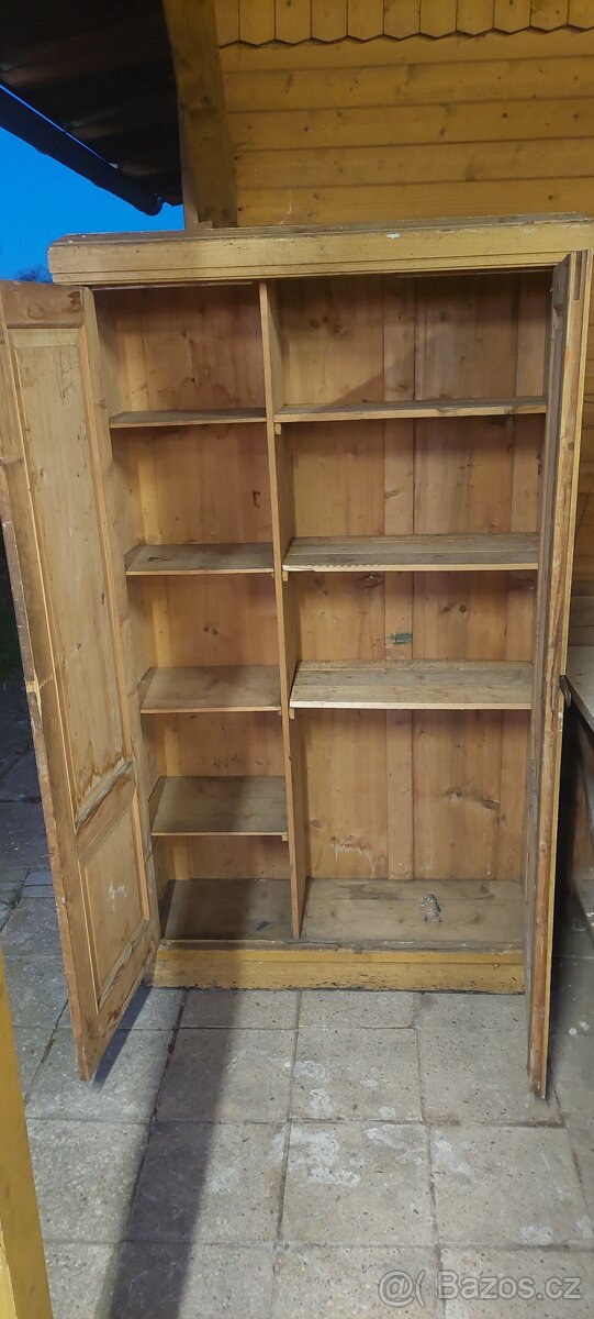 Stará skříň - 3