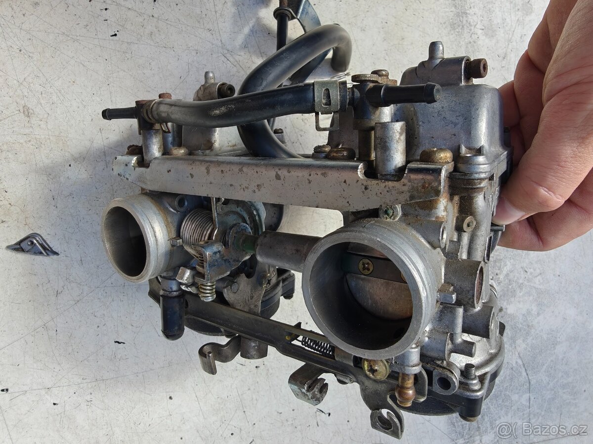 Kawasaki ER-5 - karburátory - příruby - 3