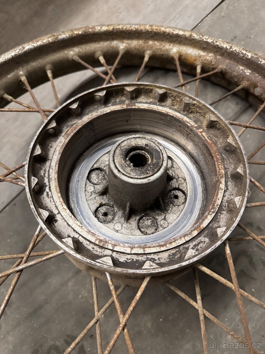 Kolo 16 , ČZ 125,175,250 kývačka - 3