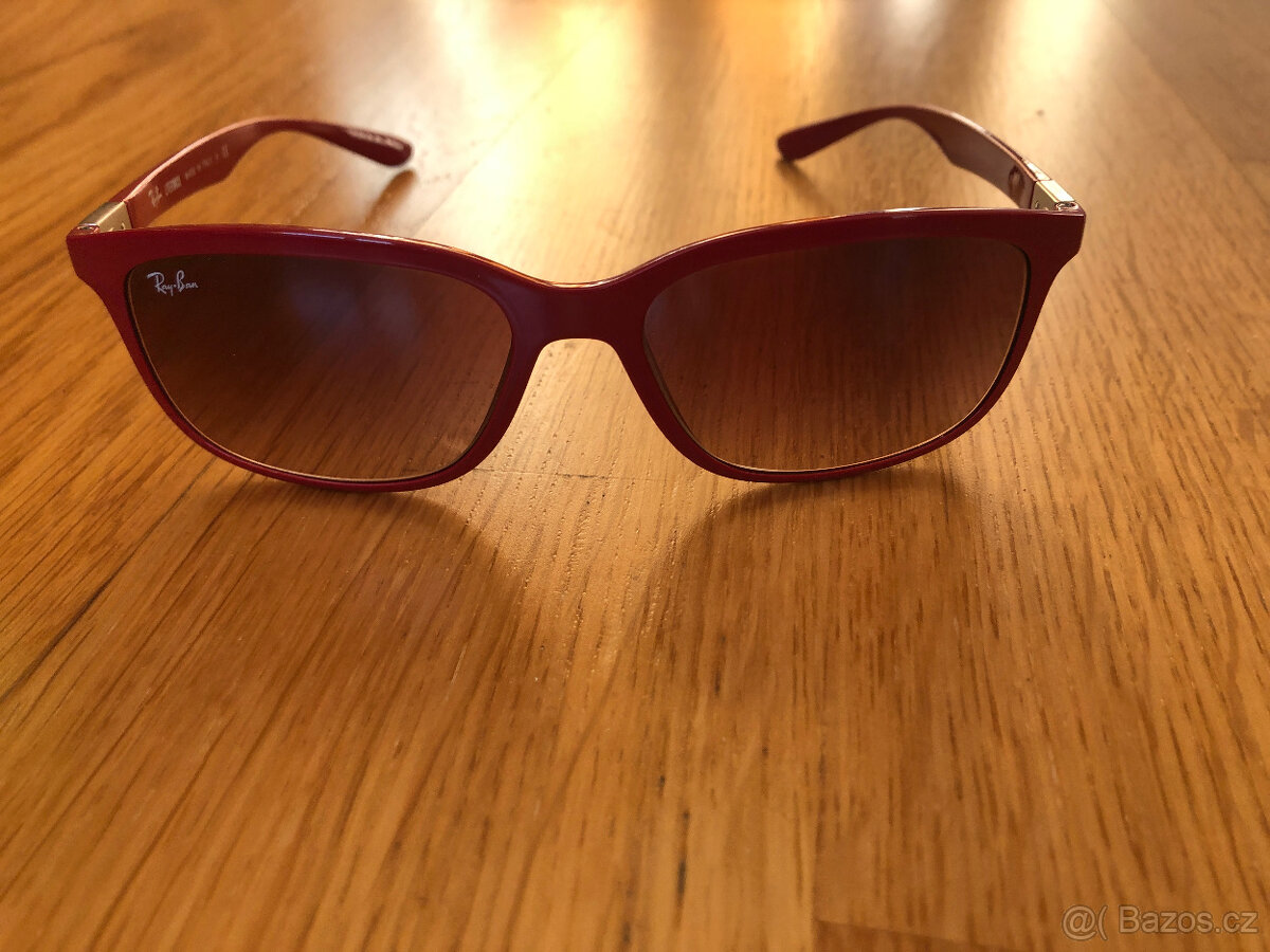 Sluneční brýle Ray-Ban 4215 6126/13 - 3