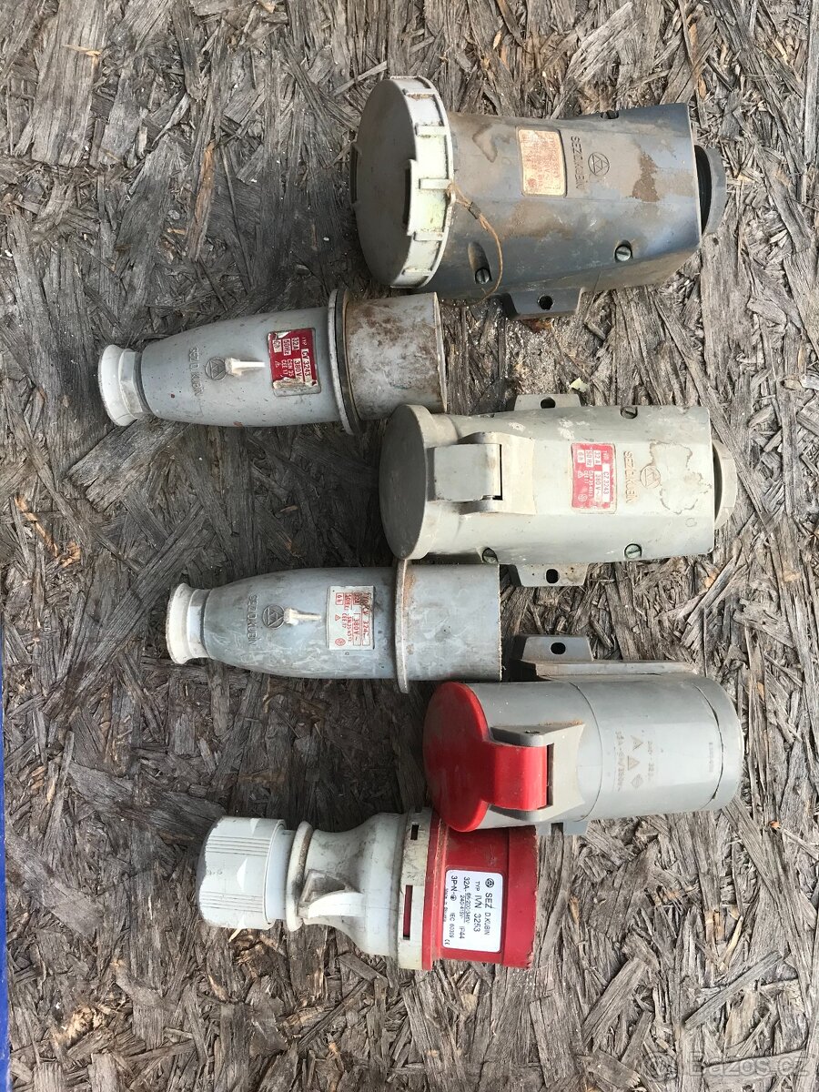 zástrčky / zásuvky na 380/400V - 3