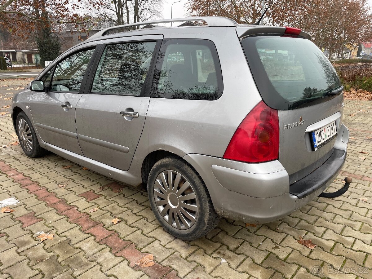 Peugeot 307 SW 2.0 HDi 2003, tažné, panorama, 7 místné,zimní - 3