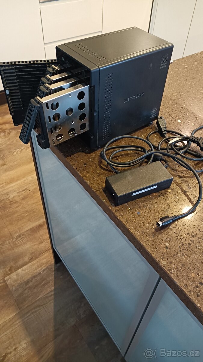 NAS Netgear ReadyNas 104 - 3