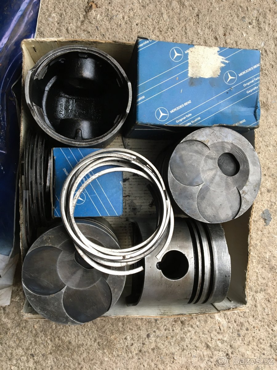Mercedes W 124 servo, písty - 3