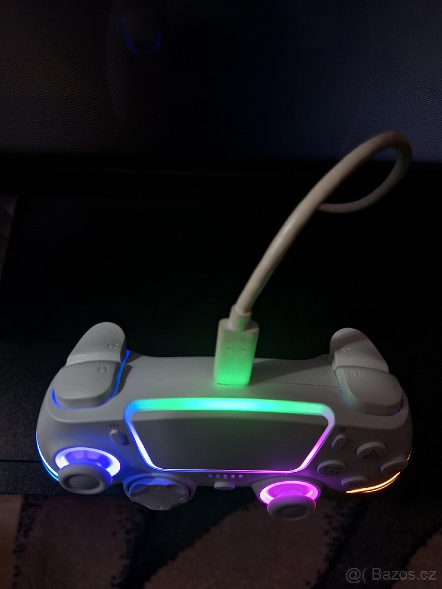 Bezdrátový ovladač pro PS4 a PC s RGB FR-TEC - 3