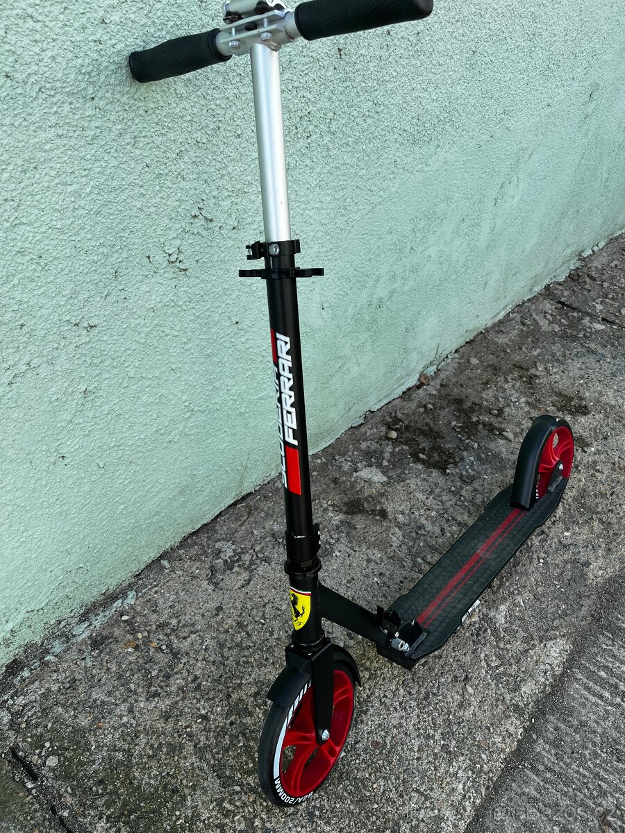 Koloběžka Ferrari - 3