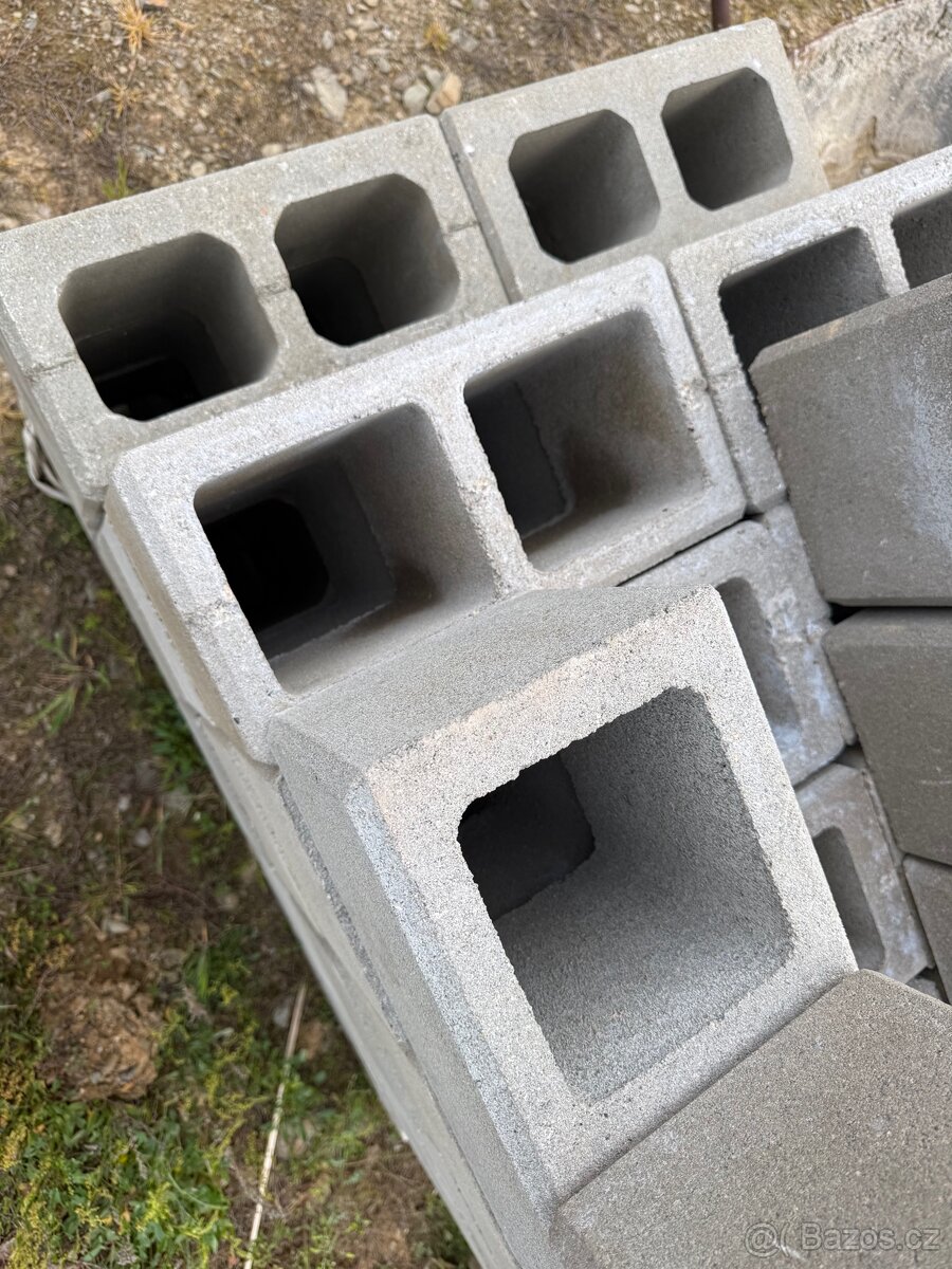 Prodám betonové plotové tvarovky - 3