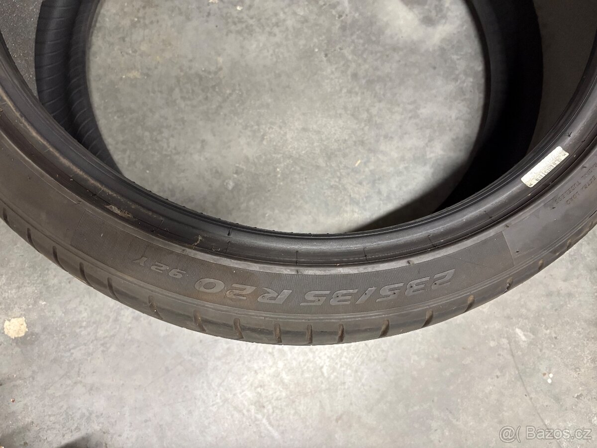 235/35-R20 - 3
