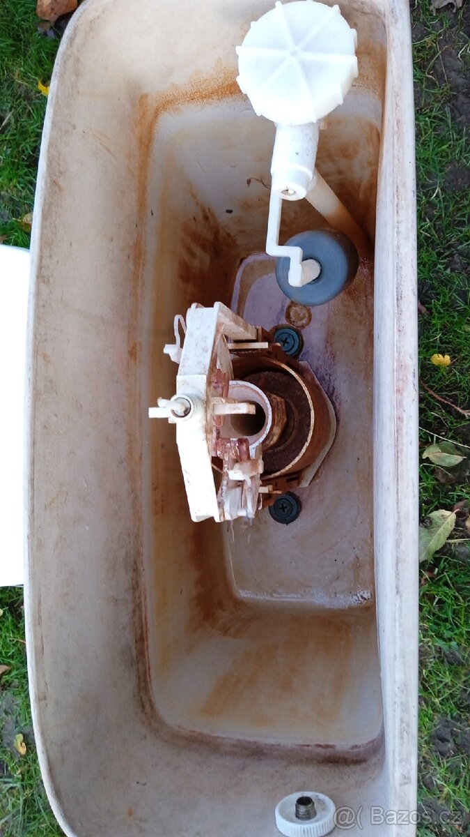 Záchodová mísa, plně funkční, dobrý stav - 3