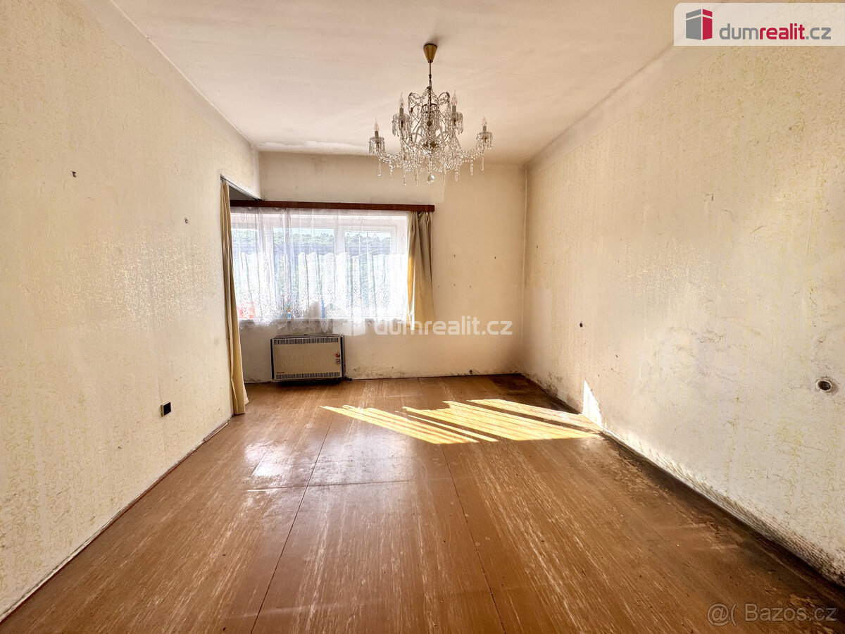 Levá část prvorepublikové vily v srdci Malvazinek - 3