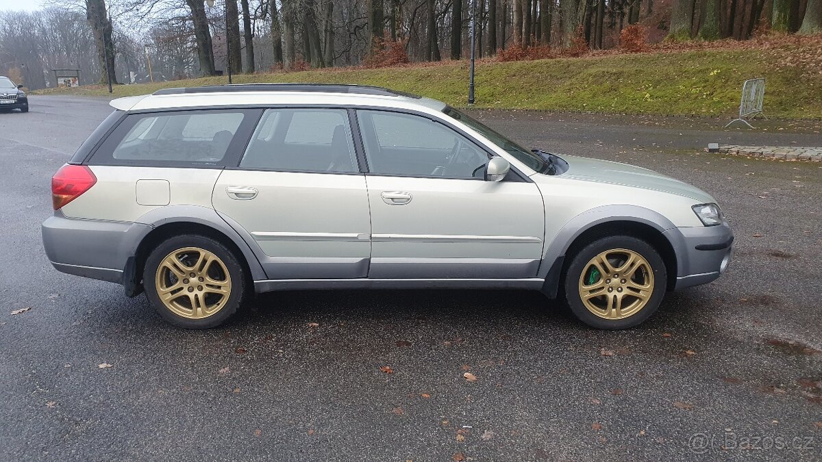 Prodám Subaru Outback r.v. 2004 najeto 270t km - 3