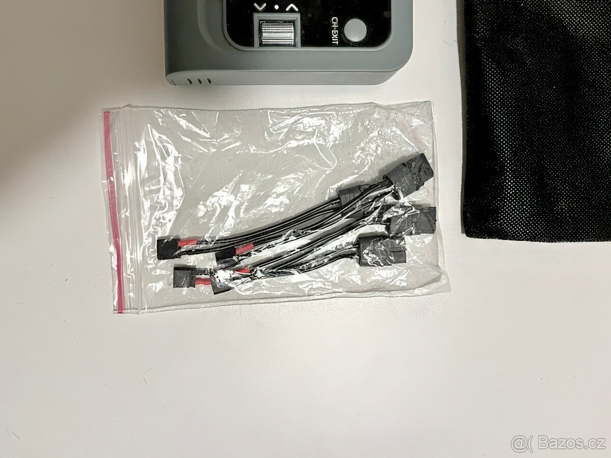 ToolkitRC Q4AC + 2 baterie (3000mAh / 900mAh) – FPV nabíjecí - 3