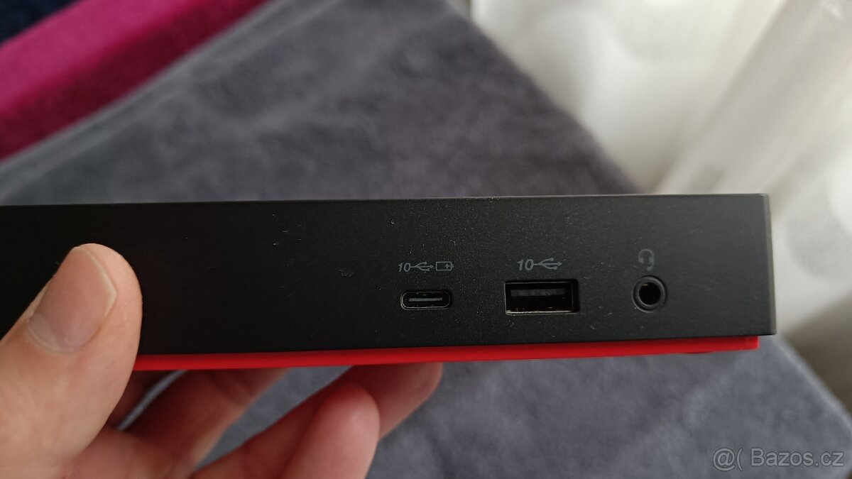 Lenovo Thunderbolt 4 Universal Dock - 3