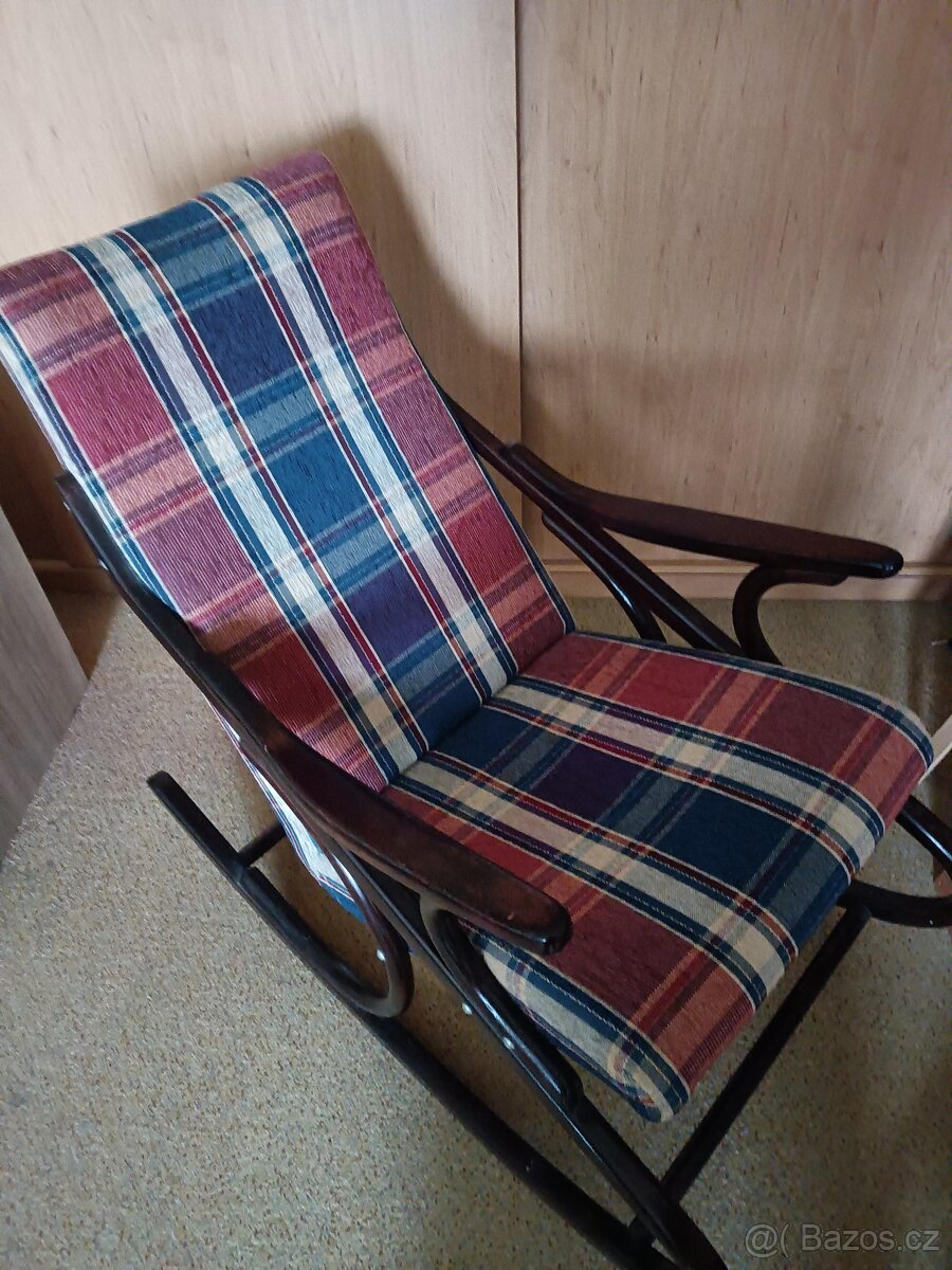 Houpací křeslo TON - 3