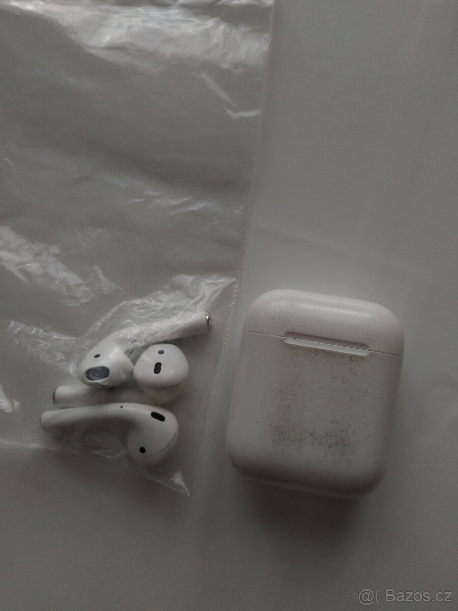 Apple AirPods (1. generace) - 3
