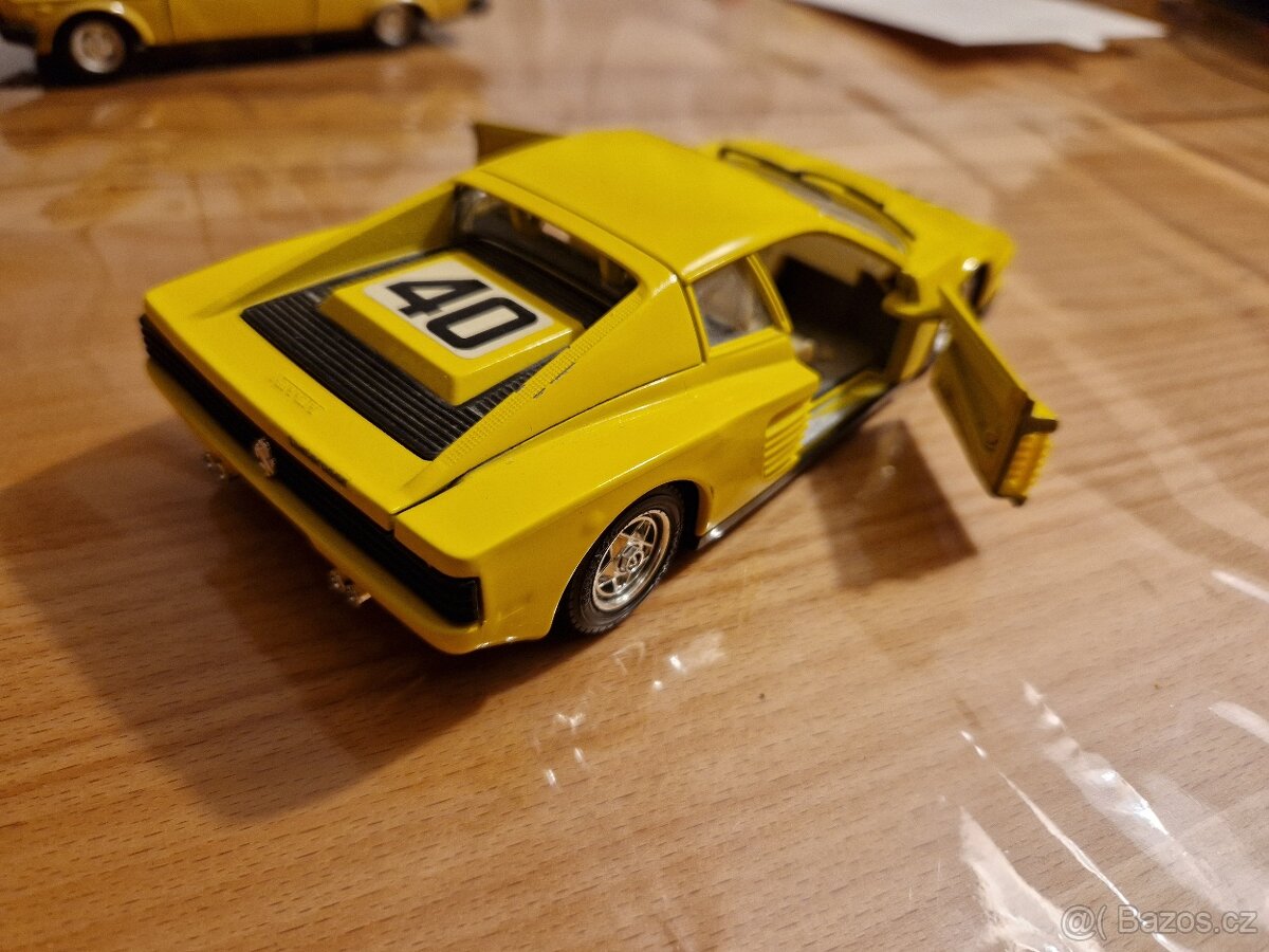 Ferrari Testarossa 1984 Burago, žlutá - 3