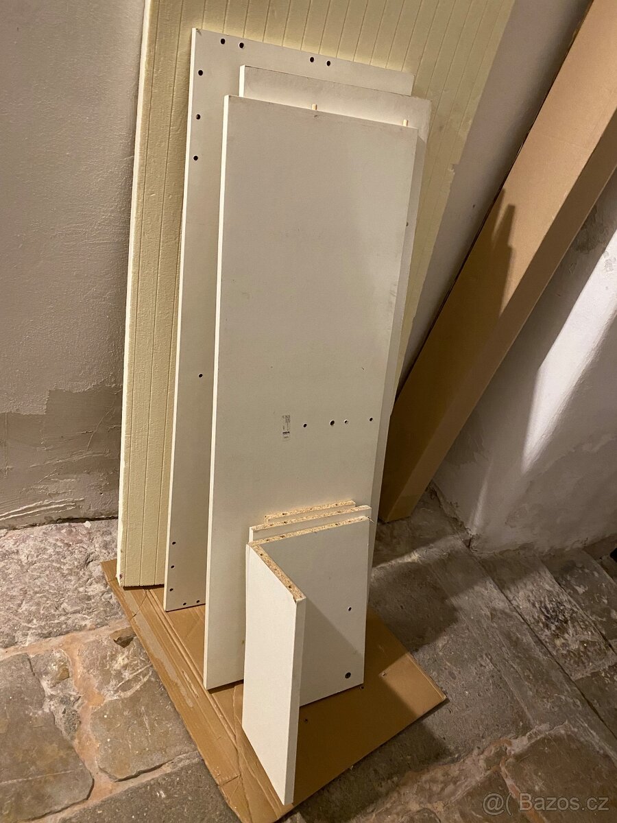 Ikea Benno - bílý TV stolek / knihovnička / - 3