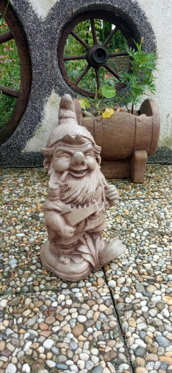 Zahradní dekorace- Trpaslík dřevorubec - 3