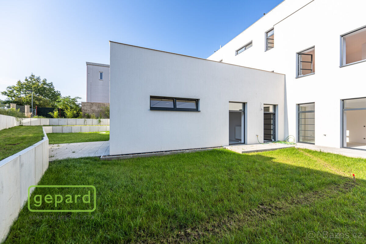 Prodej bytu v novostavbě 2+kk, 58m2 se zahradou 41m2 v proje - 3