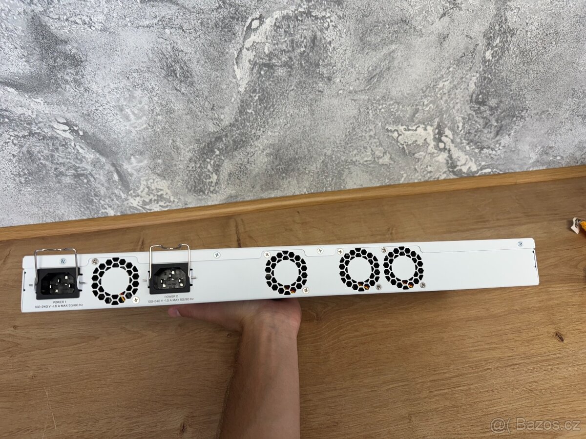 10 Gbit switch MikroTik CRS312-4C+8XG - 3