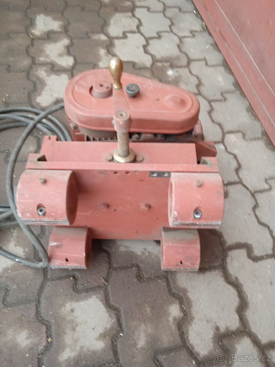 bruska k soustruhu - 3