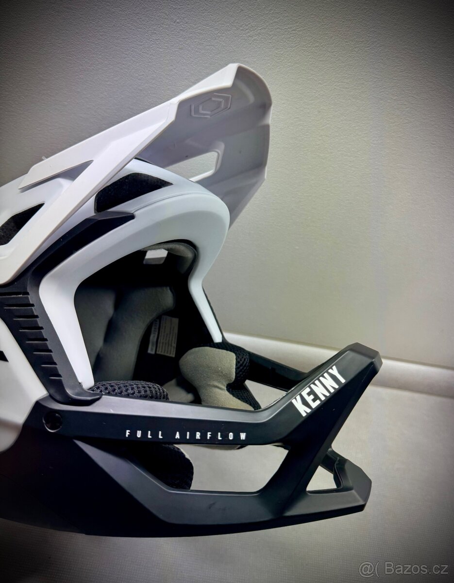 Cyklo přilba Kenny - integrální - 3