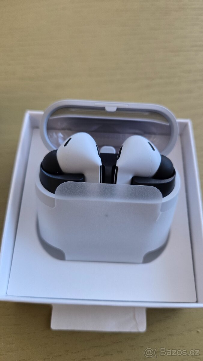 Sluchátka Samsung Galaxy Buds3 FE - 3