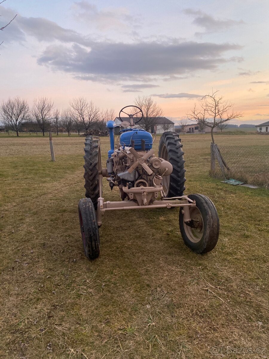 Polomotor Zetor 25K - 3