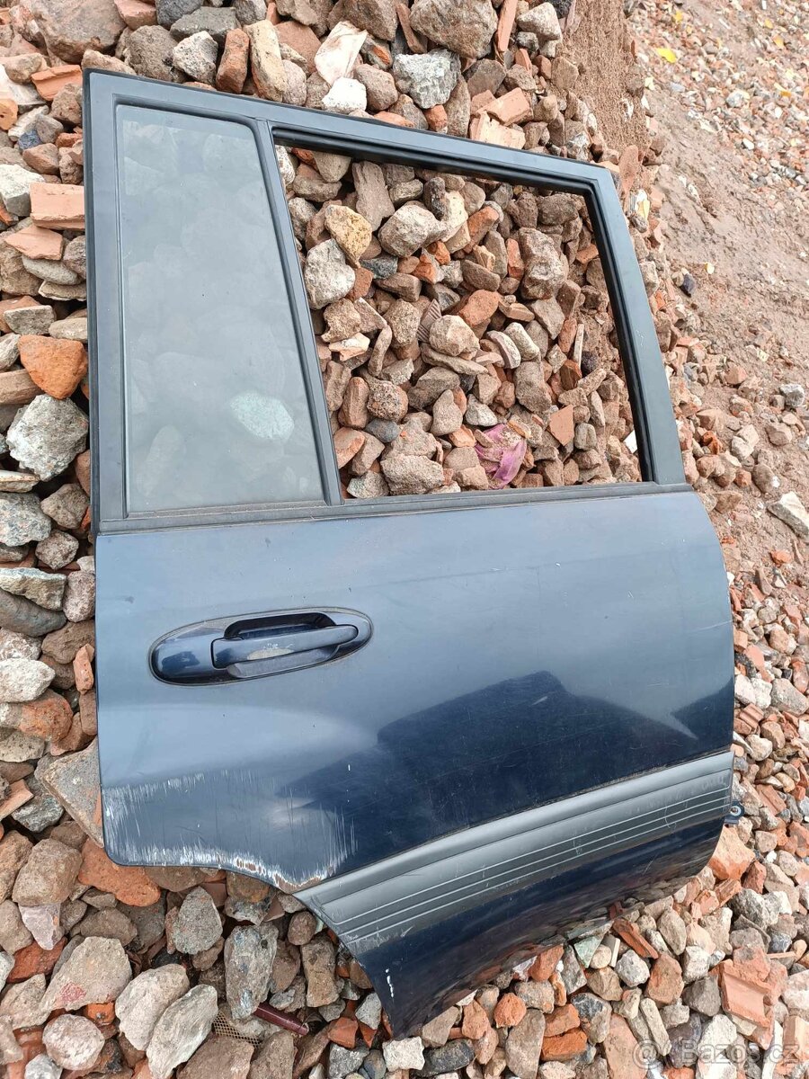 Toyota Land cruiser HDJ100 - pravé zadní dveře + okna - 3