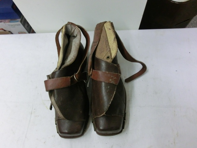 Muzejní starožitné kožené lyžáky - 3