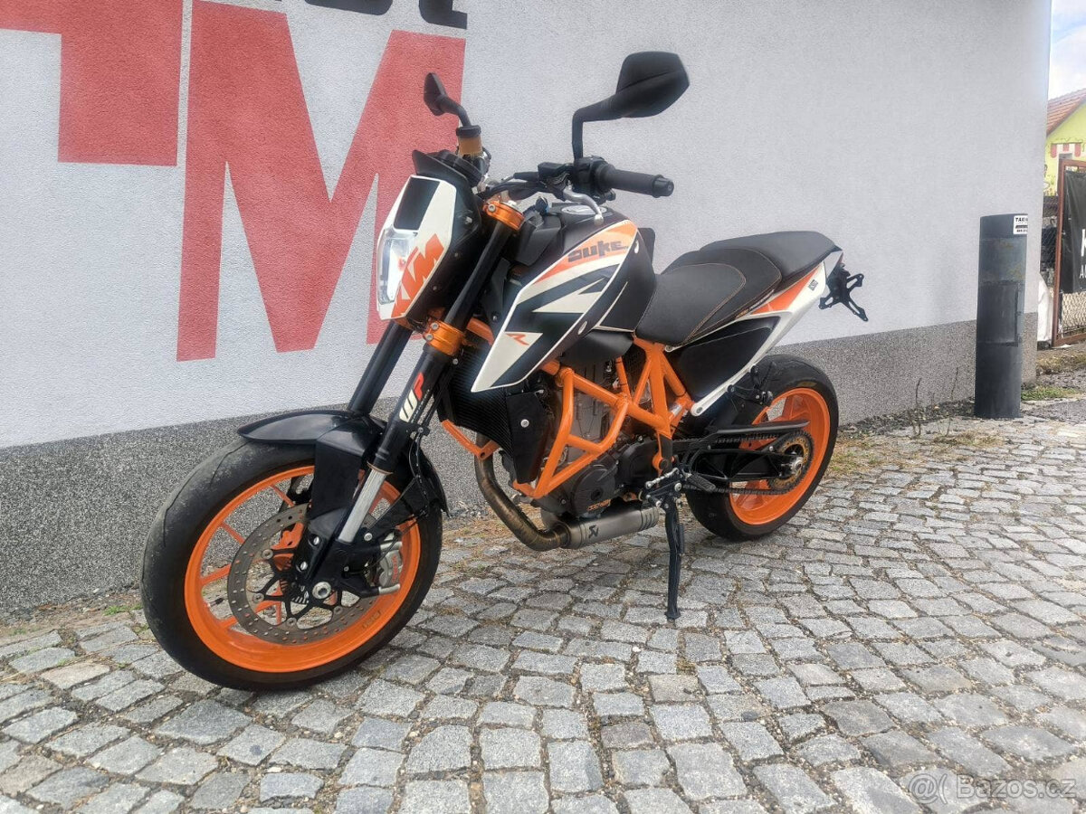 KTM 690 Duke R - 3