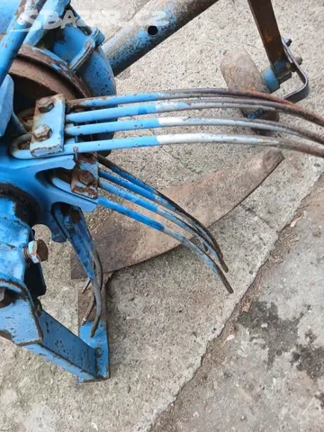 Prodám vyorávač brambor za malotraktory včetně kardanu viz f - 3